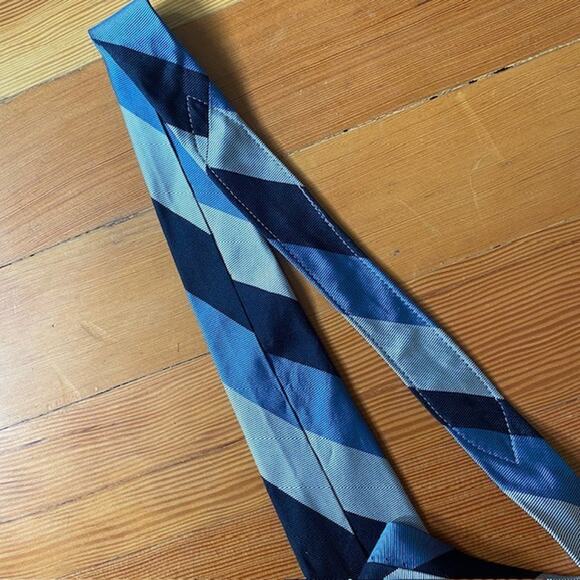 Vintage Countess Mara Neck Tie Navy Blue Gray Diagonal Stripe Silk Tie 56 x 4 - Picture 4 of 6